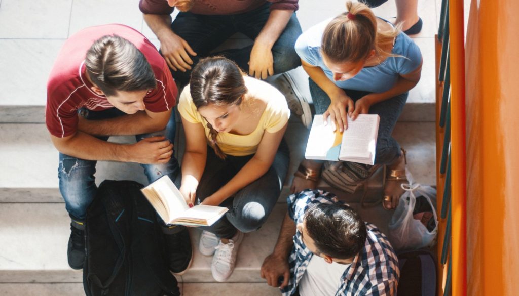 Studenti