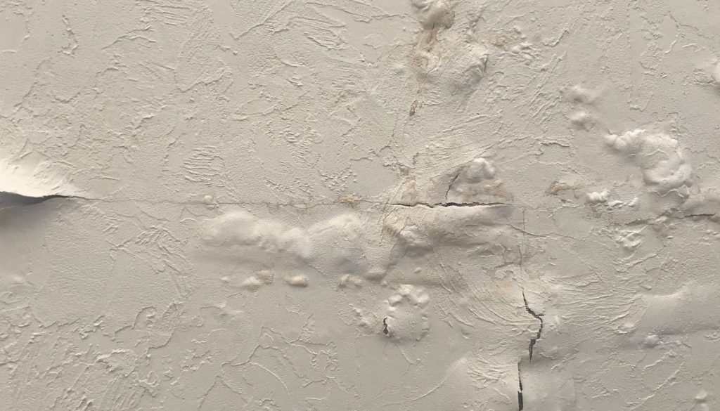 controsoffitto crepato