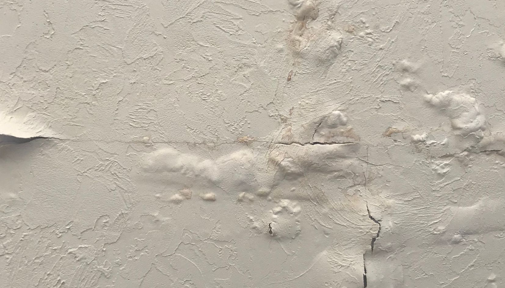 controsoffitto crepato