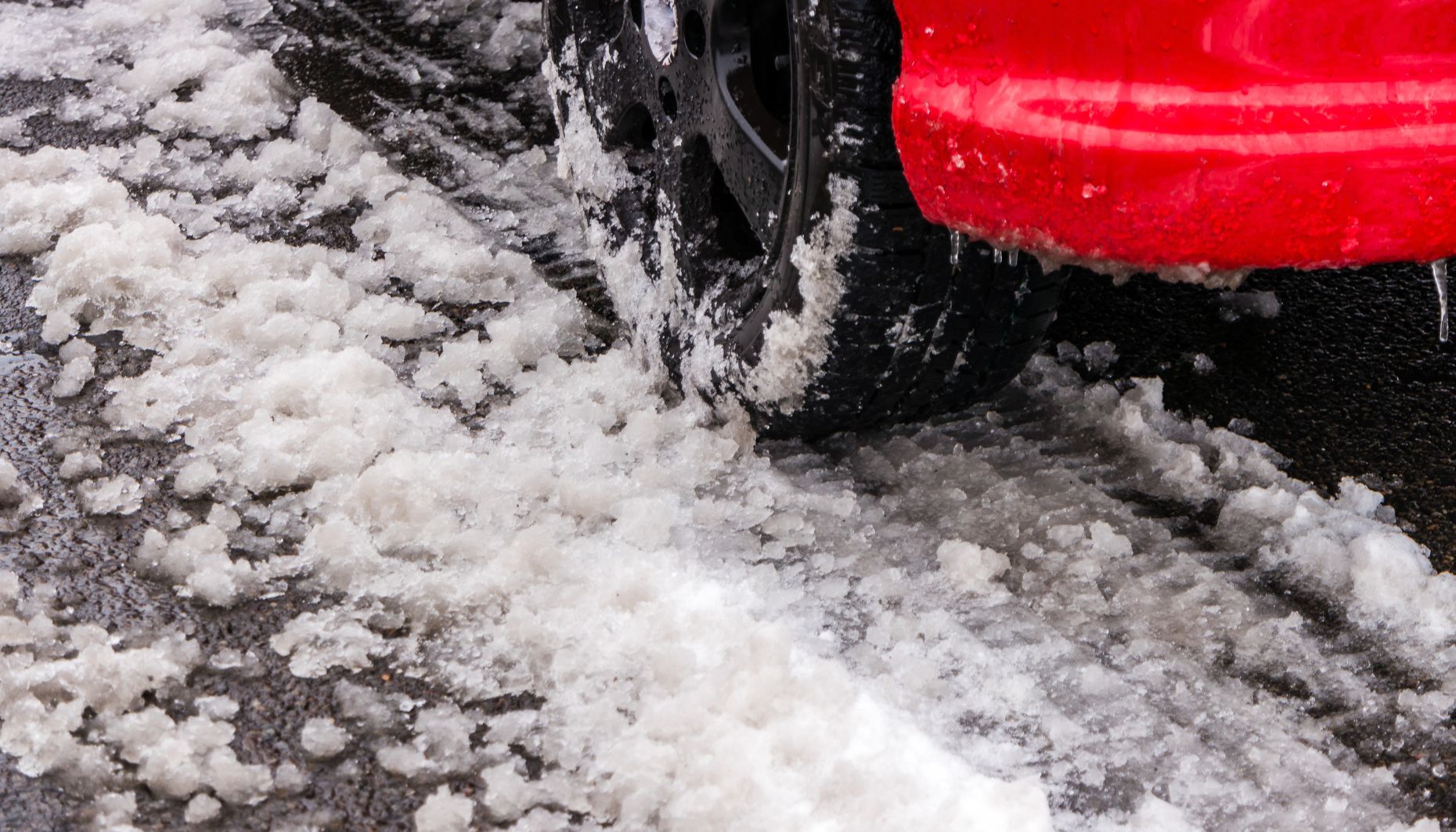 strada con neve