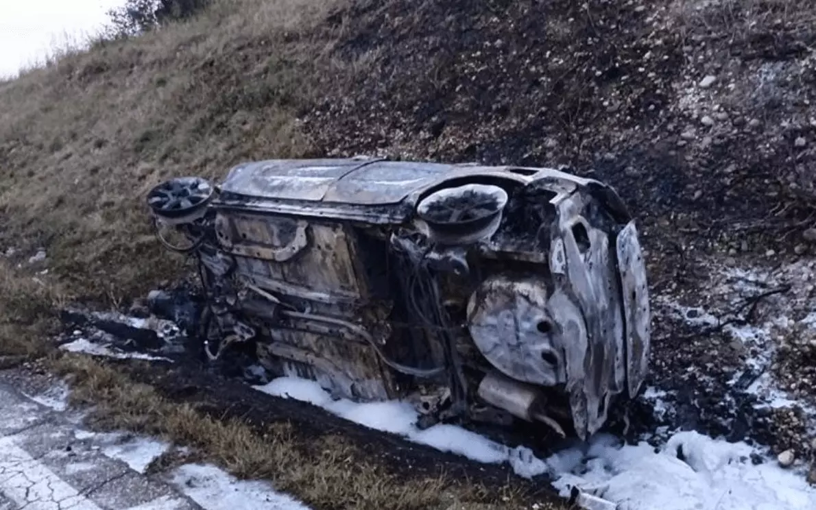 Auto incendiata