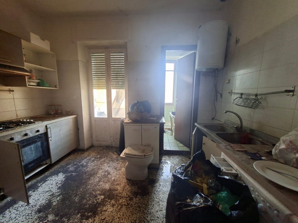 appartamento sgomberato in via Calvi.