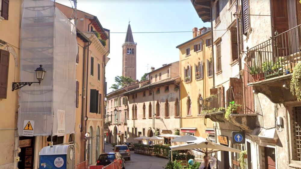 via Ponte Pietra a Verona