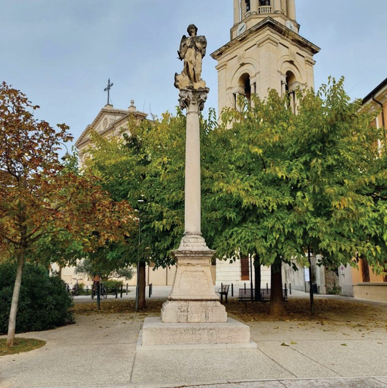 statua di San Michele Arcangelo restaurata