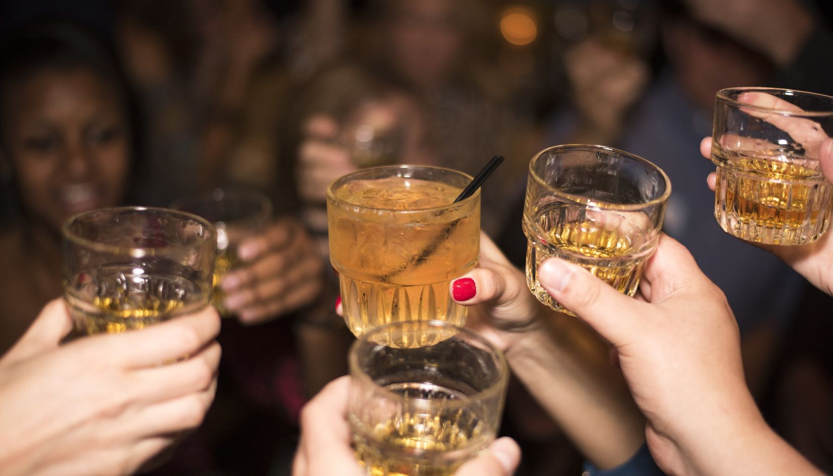 bicchiere di alcool